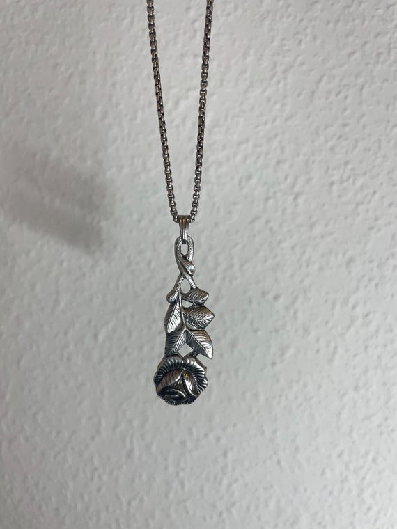 Kettenanhänger Rose aus Hildesheimer Rose Antiko Besteck, 100er versilbert, Statement Ring (ohne Kette)