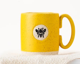 Classic Farmhouse Mug, Yellow with Bee