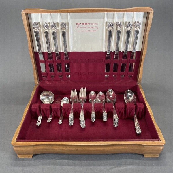 1847 Rogers Bros Eternally Yours 53 Pc. Flatware Silverware Set Case Included
