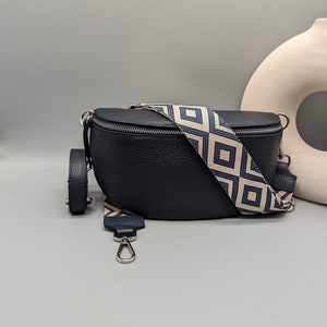 Damen Bauchtasche , Damen Umhängetasche , Geschenk für Mutter, Muttertag, Crossbody Tasche , Bauchtache mit verstellbarem Taschengurt, Bild 1