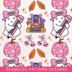 Puede incluir: Diseño de patrón sin costuras con calabazas rosas, cerezas y fantasmas sosteniendo lápices. El diseño incluye hojas naranjas, estrellas y libros con lazos y calaveras moradas. El texto "SEAMLESS PATTERN DESIGNS" está en la parte inferior.