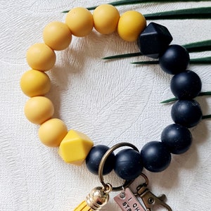 SILICONE BEAD WRISTLET, keychain, silicone bead bracelet, tassel keychain, key holder