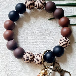 SILICONE BEAD WRISTLET, keychain, silicone bead bracelet, tassel keychain, key holder