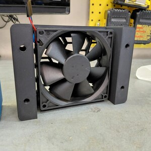Victron MPPT 100/50 100/30 ファンクーラーマウント - デジタルファイル 画像 2