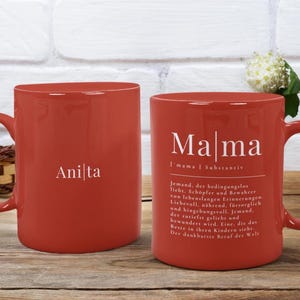 Personalisierte Tasse – Mama Geschenk Definition mit weißem Druck. Stilvoll, langlebig, einzigartig für besondere Anlässe.