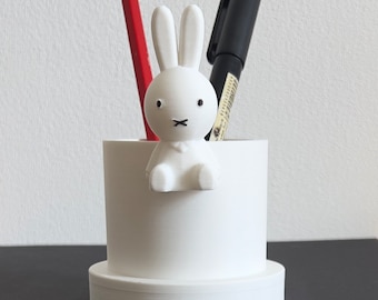 Portalápices fijo con forma de conejito