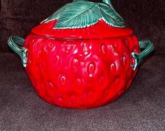 1970s Ceramic Strawberry Serving Dish with Lid