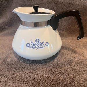 Vintage Corning Ware  Blue Cornflower 6 cup Teapot