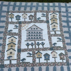 Vintage Birdhouse Bird Tulip Patchwork Cutter Quilt Floral Cottage 77x73
