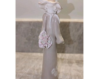 Vintage Paule Lefebure Quebec Figurine Faceless Woman  W/ Flowers And Hat