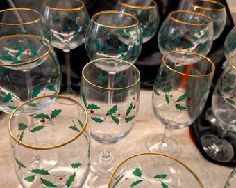 Lenox Holiday Berry 24K gold rimmed Wine and Goblet set of 16 total