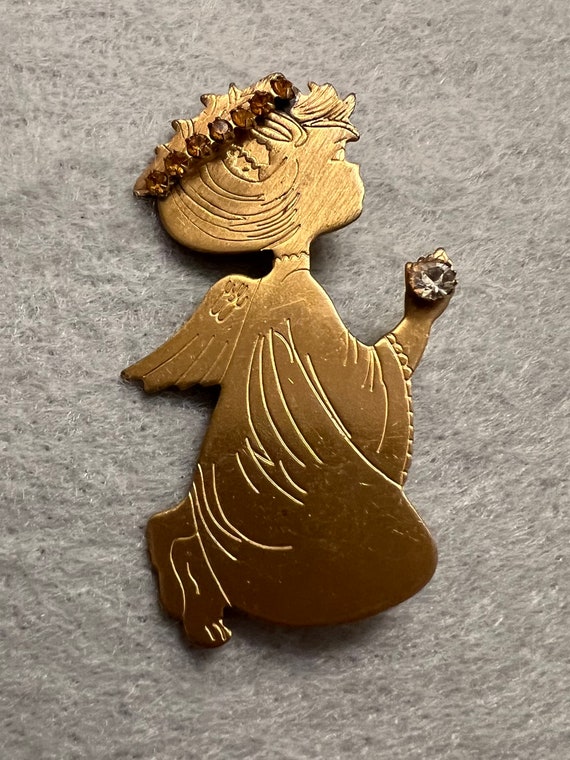 Women’s Vintage Gold Angel Pin with Jeweled Acd