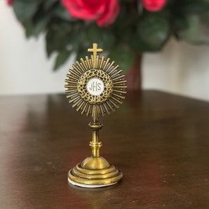 Car Mini Monstrance Blessed Sacrament Eucharist, Adoretion Catholic Gift