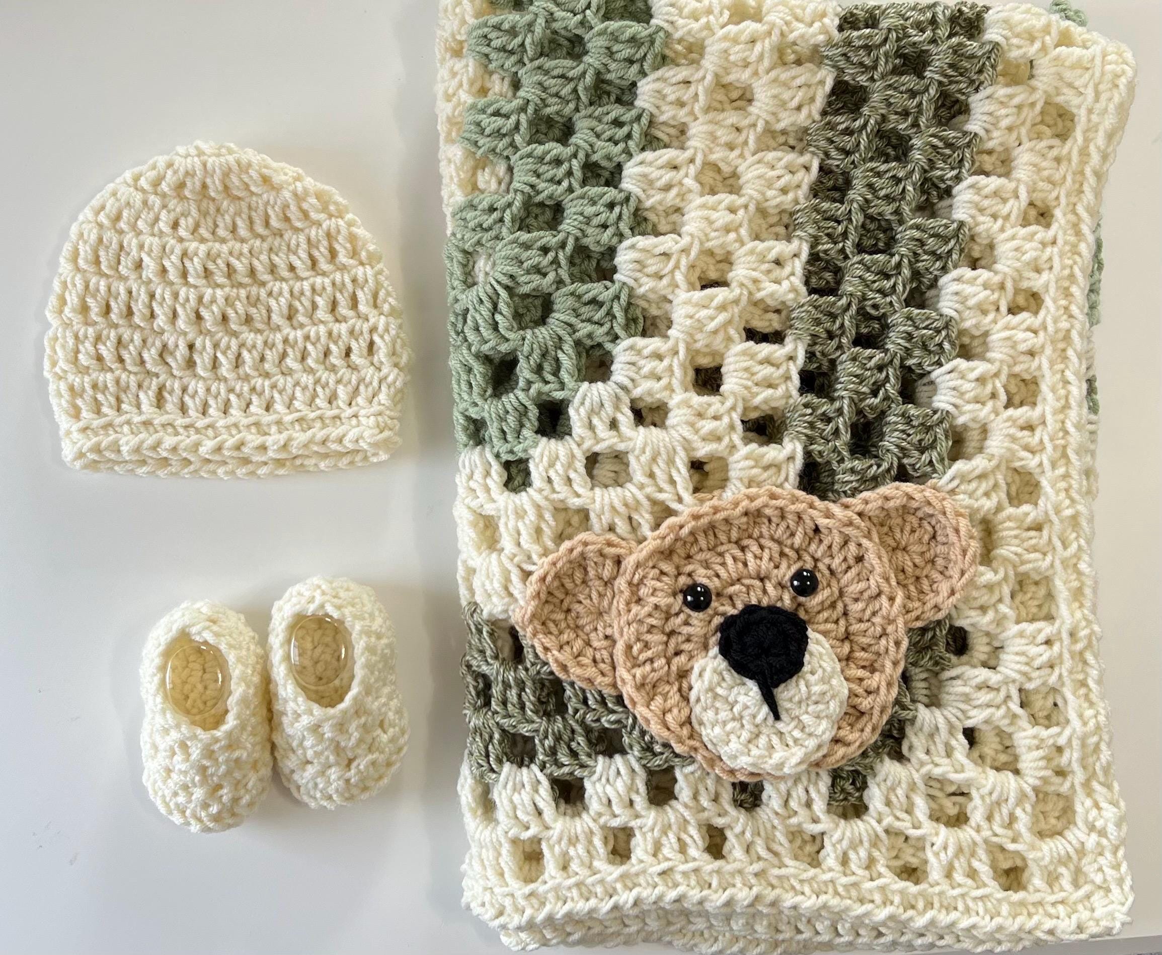 Crochet Baby Blanket Gift Set: Bear Applique Handmade Blanket , Hat and ...