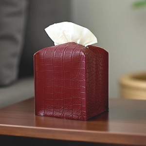 LEATHER TISSUE BOX - Crocodile style Pu Leather Tissue Cover,  Kleenexe Tissue Box Cover, Square Tissue Box Cover, Modern Tissue Box Holder