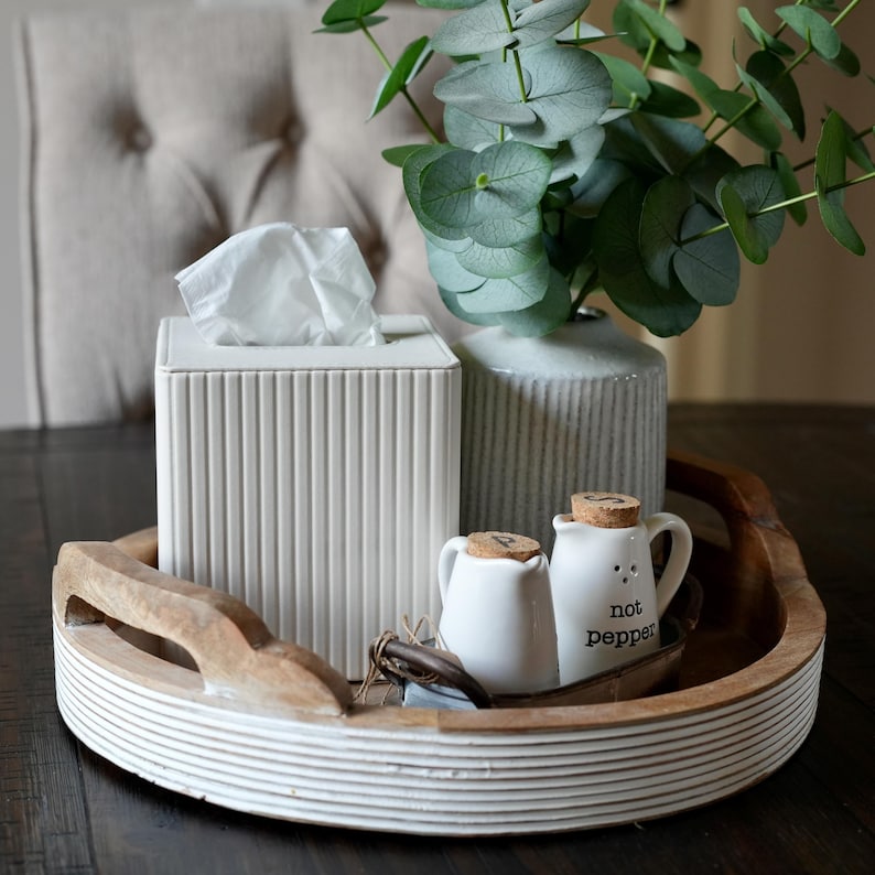 Premium Ribbed Tissue Box Cover, PU Leather Tissue Holder, Square Tissue Box Cover, Modern Tissue Holder, Magnetic Closure Tissue Box, Elegant Home Décor Tissue Box.