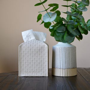 modern napkin holder, tissue box holder, tissue holder, tissue box cover, bathroom accessories, leather box, tissue box square, Kleenex tissue box cover, Facial Tissue Box Cover, Rattan Tissue Box Holder,Square Tissue Box Cover, Bohemian style