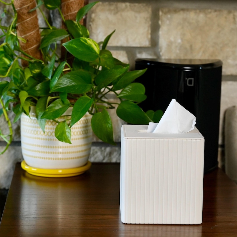 Premium Ribbed Tissue Box Cover, PU Leather Tissue Holder, Square Tissue Box Cover, Modern Tissue Holder, Magnetic Closure Tissue Box, Elegant Home Décor Tissue Box.