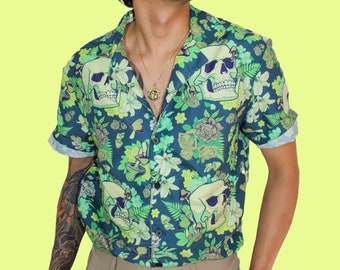 Camisa gótica verde pastel, camisa unisex con botones, setas mágicas, ropa alternativa, moda alternativa, camisa para fumadores de marihuana
