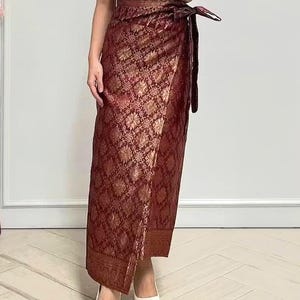 Handmade Maroon Songket Sarong Skirt: Woven Ethnic Formal Wear