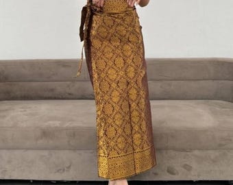 Handmade Maroon Songket Sarong Skirt: Woven Ethnic Formal Wear