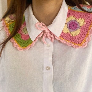 Collar Claudine cuello crochet multicolor imagen 3