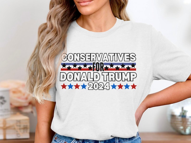 Camiseta, sudadera y camiseta sin mangas Trump 2024: ropa patriótica para las elecciones imagen 1
