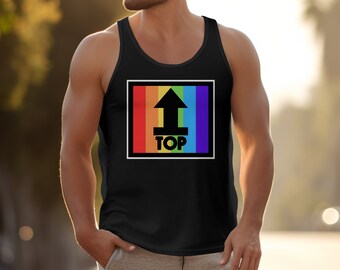 Farbenfrohes Pride T-Shirt mit Regenbogen Streifen und Top Pfeil Design