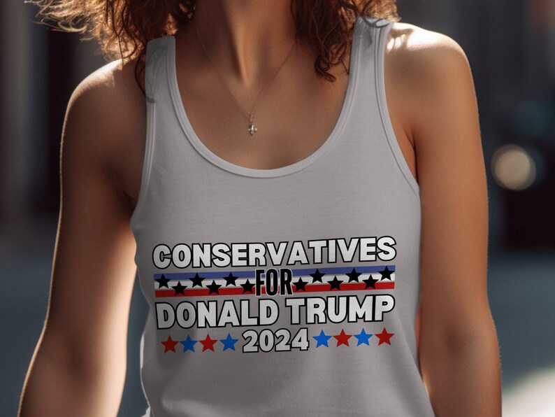 Camiseta, sudadera y camiseta sin mangas Trump 2024: ropa patriótica para las elecciones imagen 5