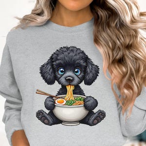 Schattige poedelpuppy die ramen-T-shirt eet, schattige cartoon hond en noedels grafisch T-shirt, leuke dierenliefhebber, kawaii anime ramen minnaar cadeau