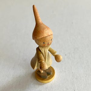 Uncommon Vintage East Germany Wendt And Kuhn Wood Elf Gnome Wooden Erzgebirge Decoration Christmas 1-7/8&quot; Tall