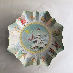 Vintage Paper Bowl Germany Christmas Cookie Server Fluted Ruffled Edge Snowy Tree With Bird
