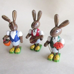 3 Vintage Erzgebirge Germany 3" Tall Easter Bunnies Hand Made Wooden Wood Rabbits Set Of Three