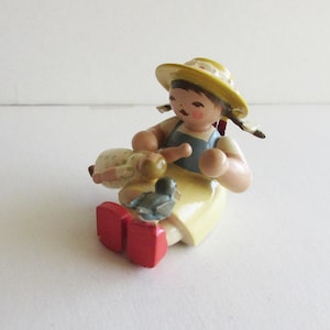 Vintage East Germany Wendt And Kuhn Wood Girl With Doll And Bird Wooden Erzgebirge Decoration Christmas 1-5/8&quot; Tall