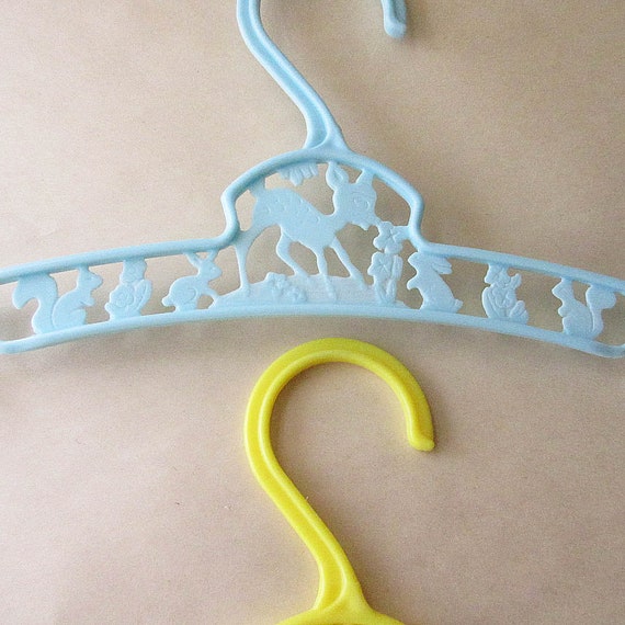 10 Vintage Plastic Childrens Clothes Hangers Hanger W… Gem