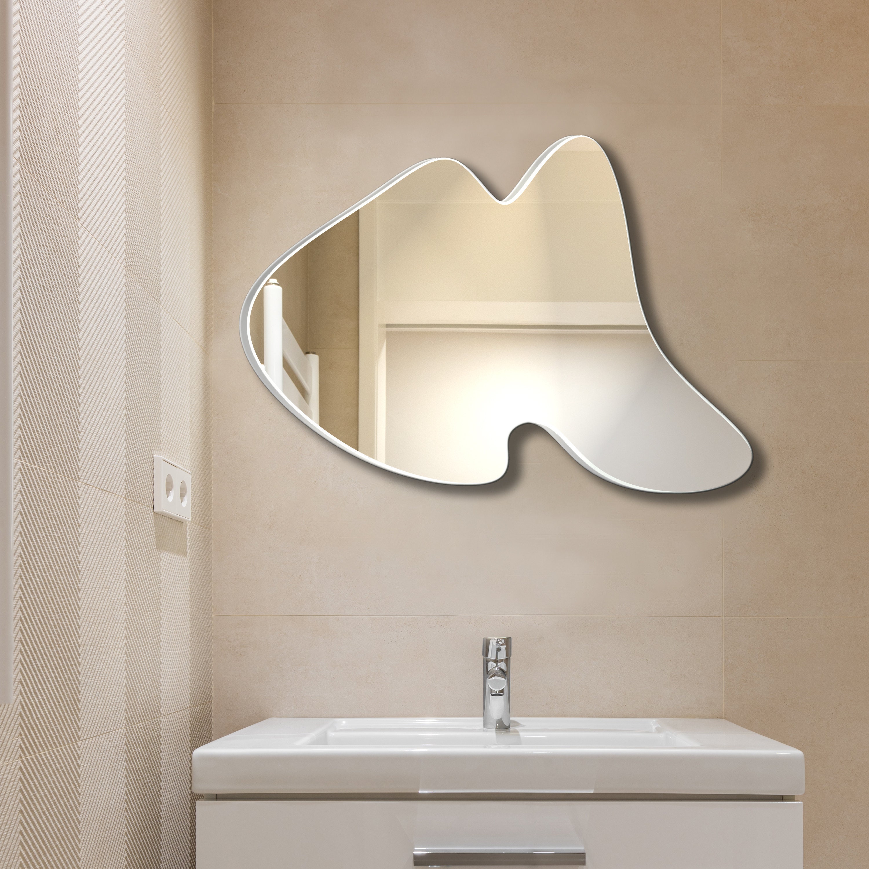 Specchio Da Parete Ondulato Dorato Con Cornice In Legno, 91x53 Cm – Design Asimmetrico Per Soggiorno, Camera, Bagno