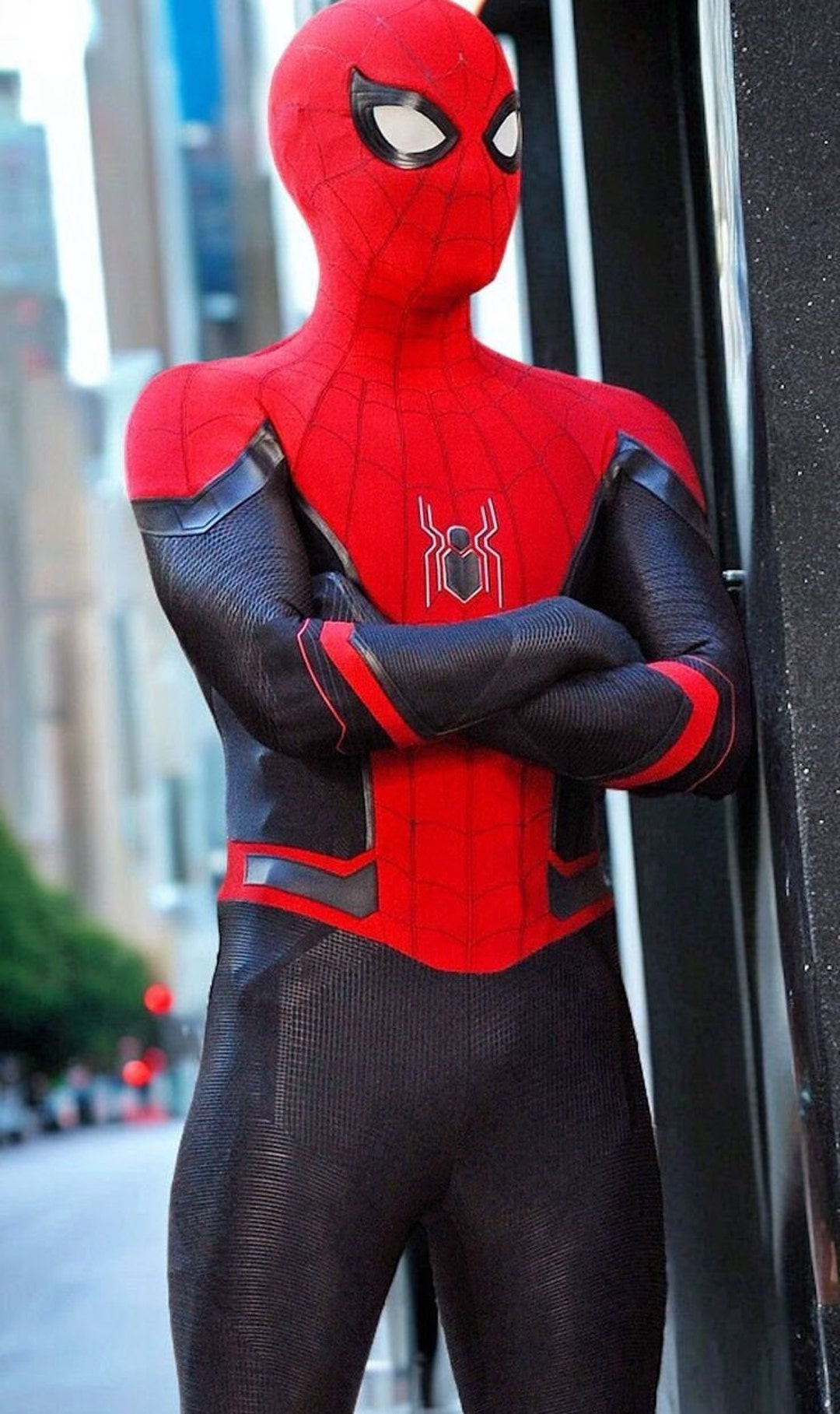 far-from-home-spiderman-suit-tom-holland-spiderman-suit-movie-prop