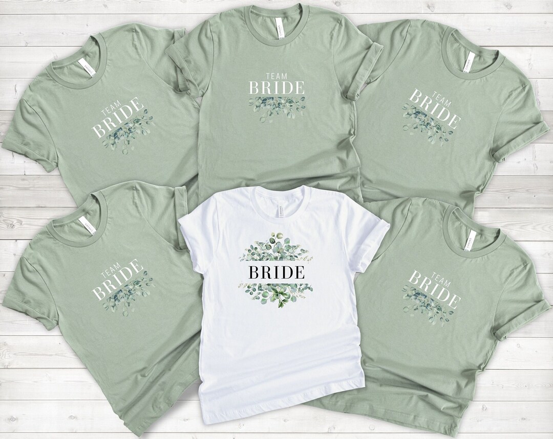 Team Bride T-Shirt - Women's Bridal Party Wedding Short Sleeve Tee With Heart Design