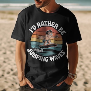 Retro Tragflügelboot T-Shirt: Jumping Waves Surfer Tee
