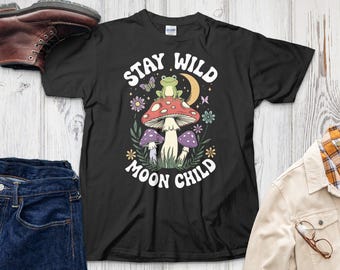 Camiseta con gráfico de rana y hongo: Stay Wild Moon Child, camiseta bohemia hippie