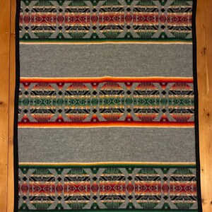 Vintage Pendleton Lap Blanket Throw Beaver State Native Indian Geometric Pattern Pendleton Woolen Mills Robes And Shawls Made In USA