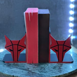Red Rising Wolf Bookend - Howler Symbol Shelf Decor - Pierce Brown Inspired - Sci-Fi Bookish Gift - Red Rising Fan Decor - House Mars