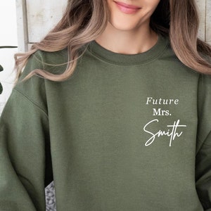 Personalized Mrs sweatshirt, Engagement gift, Mrs Last Name Sweatshirt, Future Mrs, Bride Sweatshirt