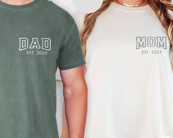 Custom Mom Dad Pocket Style Distressed Comfort Colors® T-shirt, Pregnancy Announcement Tee, New Mom Dad Gift, Matching Parents Gift