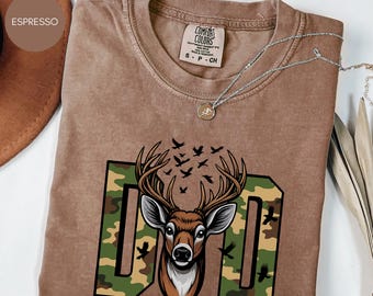 カモ・ダッド ハンティングシーズンTシャツ – 鹿の頭の迷彩柄、素朴な野生動物のシャツ