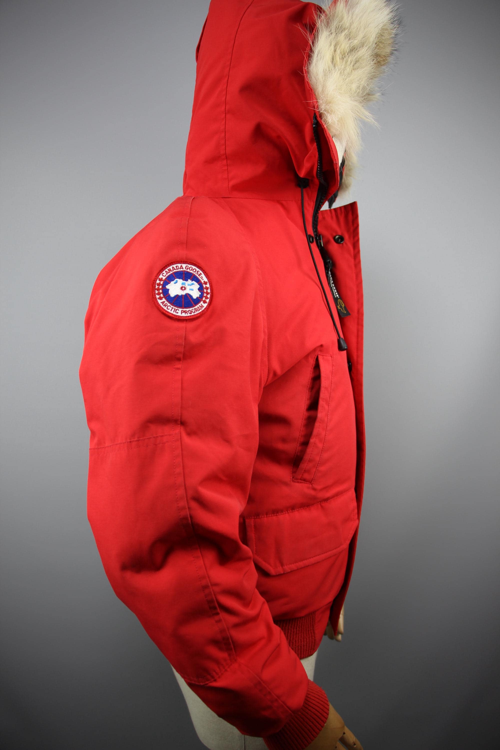 CANADA GOOSE Chiliwack Bomber Vintage Mens Down Red Jacket With a 