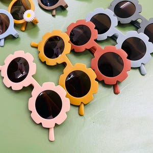 Floral Daisy personalized Kids Sunglasses | Custom Toddler Sunglasses | Baby Sunglasses | Birthday Favor | Kid birthday gift | Girl Boy