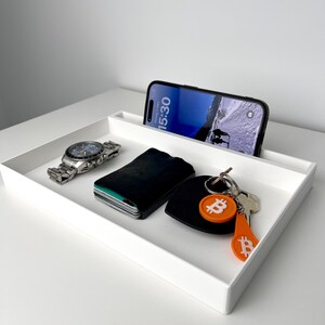 Minimalist Desk Organizer - 3D Printed Storage for Smartphone, Keys and AirPods - Office & Home Office Accessories