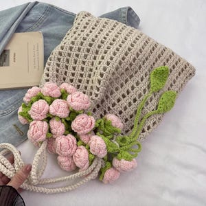 Handgemachte gestrickte Rose Tasche Blumen-Cut-Out Eimer Tote Niedliche ästhetische Schultertasche für Frauen Mädchen Geschenkidee rosa Tasche rote Tasche