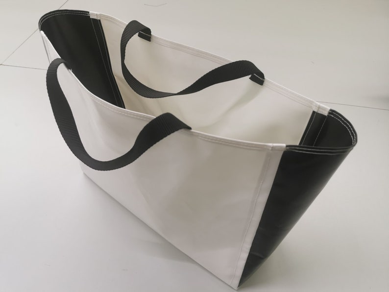 stabile, reißfeste Tasche aus PVC-LKW-Plane Bild 8